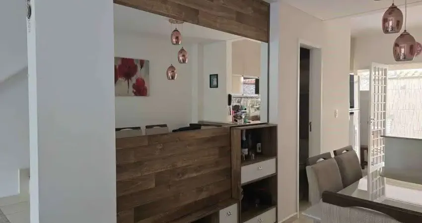 Casa com 2 dormitórios à venda, 74 m² por R$ 640.000,00 - Vila Maringá - Jundiaí/SP
