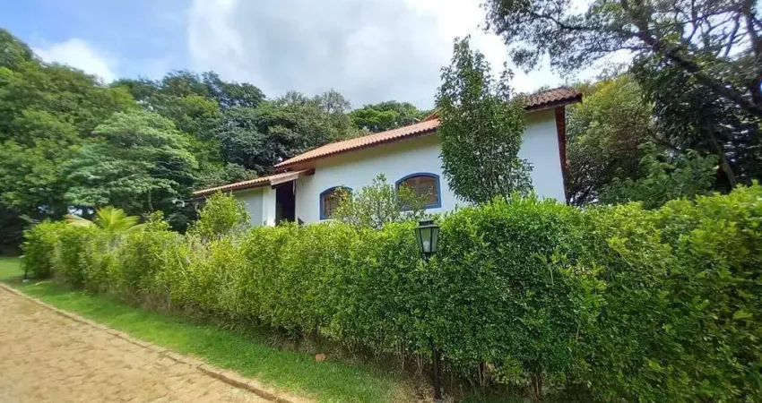 Casa para locação localizada no bairro pinhal, em cabreúva/sp.