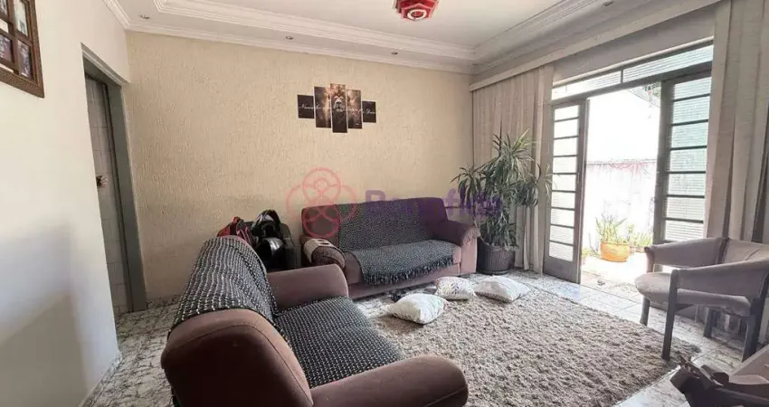 Casa para venda localizada no bairro parque guarani , em várzea paulista/sp.