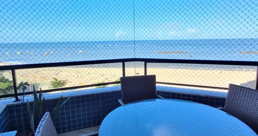 Apartamento a beira mar,  ao lado churrasqueira boi e brasa, totalmente nascente