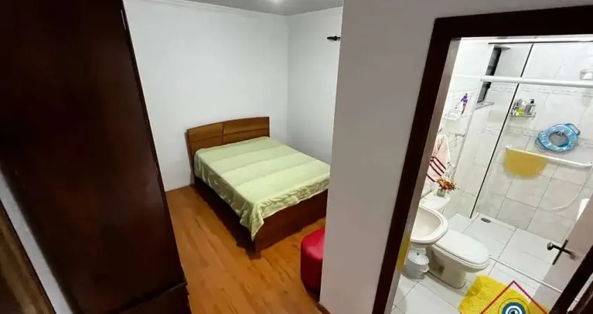 Sobrado com 5 dormitórios e 2 suítes - Vila Yolanda