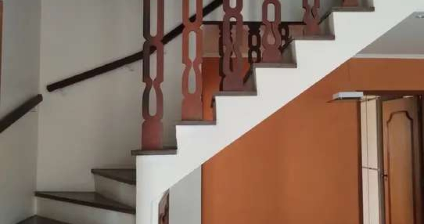 Sobrado 3 dormitórios sendo 1 suíte - Ao lado da Matriz do Bradesco