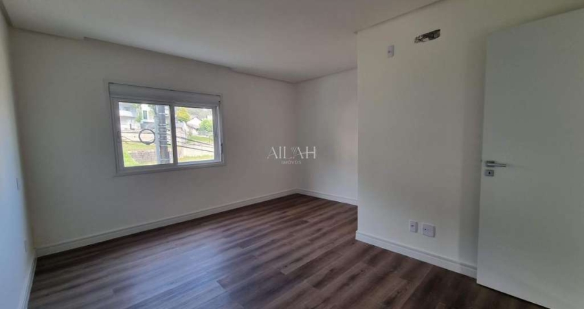 Apartamento com 03 dormitórios, sendo 01 suíte e terraço.