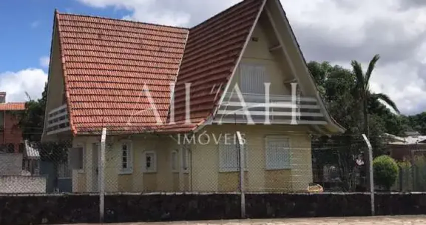 Casa mobiliada com 225 metros quadrados próxima a CIC