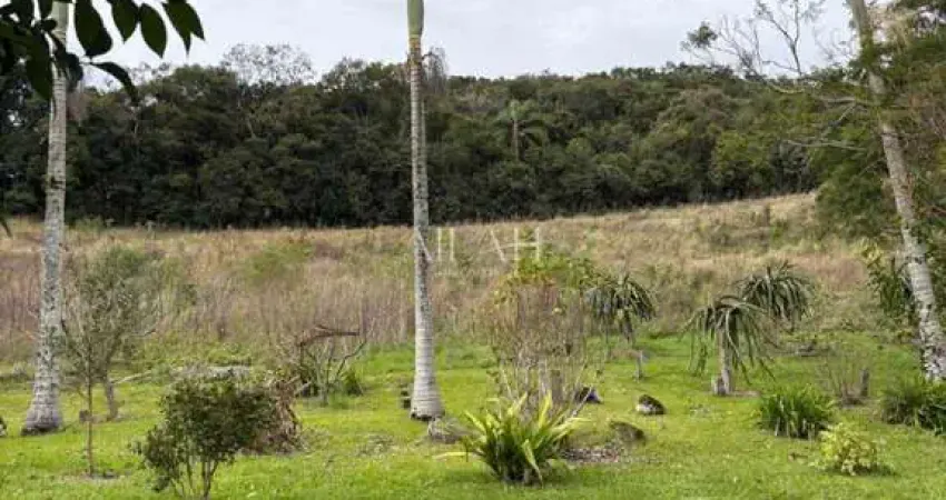 Excelente Chácara com 2,3 hectares e duas moradias 3ª Légua