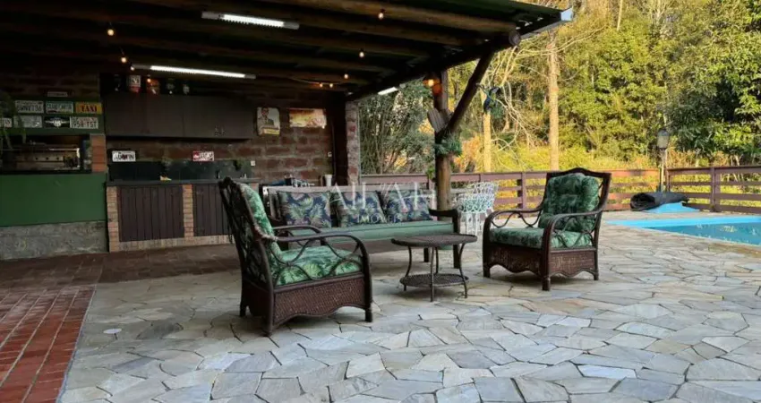 Casa em condomínio mobiliada com piscina e lareira em pedancino, caxias do sul - condomínio parque alvorada