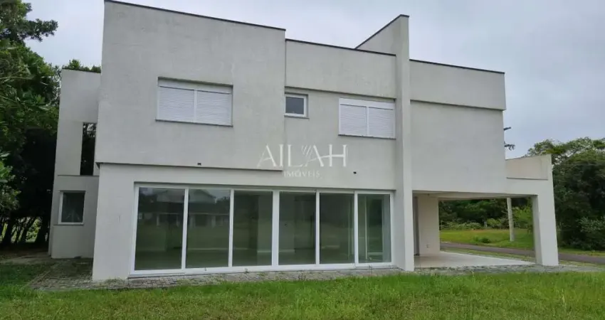 Casa em condomínio fechado com vista para a lagoa de itapeva!