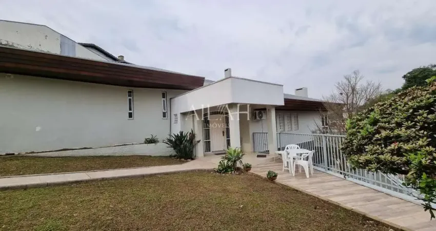 Excelente casa próximo avenida são leopoldo com 390 metros quadrados