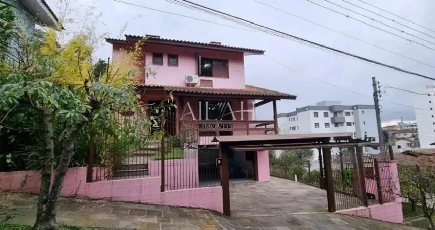 Excelente casa semimobiliada no bairro bela vista, com 251,0 m² e com pátio