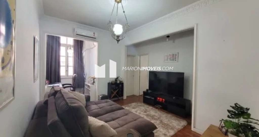 Apartamento em Copacabana, Rio de Janeiro, 3 quartos sem vaga, sala, cozinha, banheiro social, área e banheiro de serviço; mobiliado;ar condicionado