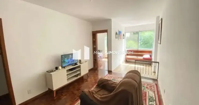 Apartamento à venda no Leme, Rio de Janeiro, 3 quartos (1 suíte), sala, banheiro, área de serviço, cozinha, dependência,1 vaga. Lâmina. 116m².R$1.03M