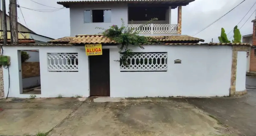 Aluguel de casa linear no condomínio parque tropical santa cruz-rj.