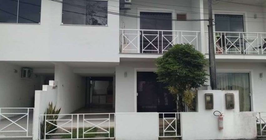 Casa em condomínio fechado com 3 quartos para alugar na Rua General Olímpio, 1460, Santa Cruz, Rio de Janeiro