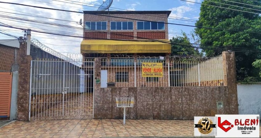 Casa com 3 Pavimentos- venda/Aluguel para fins comerciais em Santa Cruz- RJ