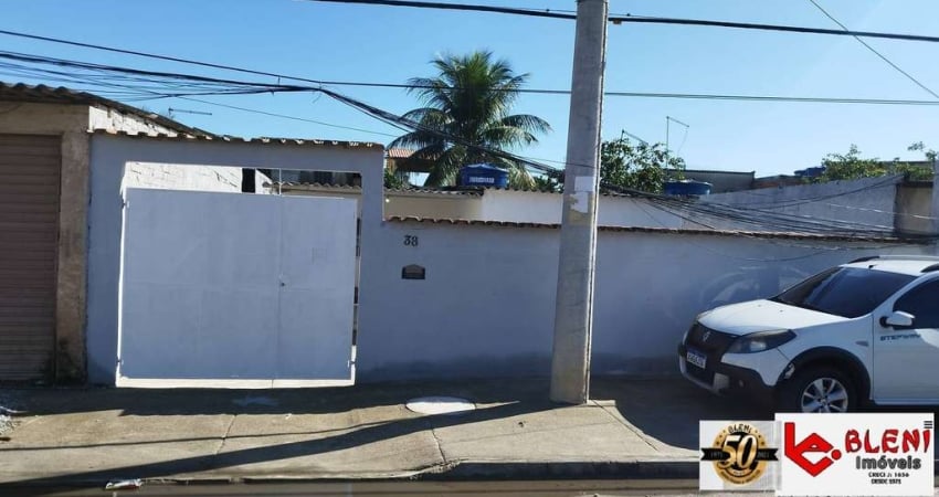 Casa com 02 Quartos com área de  250M² em Santa Cruz  - RJ