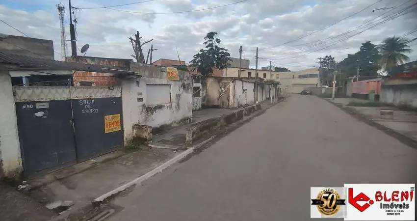 Casa à venda na Rua Bominal, 50, Santa Cruz, Rio de Janeiro