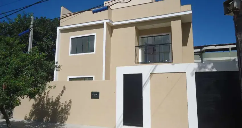 CASA TRÍPLEX COM SALA 3 SUÍTES E TERRAÇO GOURMET A VENDA NO COSTAZUL EM RIO DAS OSTRAS RJ