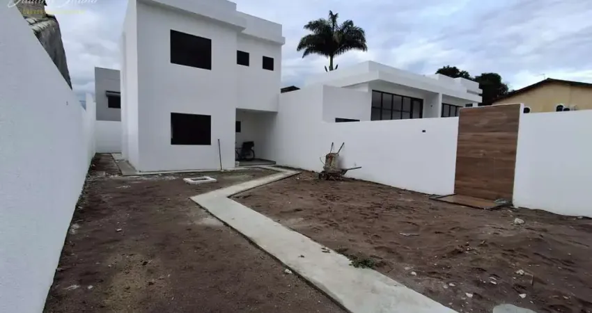 CASA DUPLEX COM 4 QUARTOS SENDO 3 SUÍTE A VENDA NO BAIRRO EXTENSÃO DO BOSQUE EM RIO DAS OSTRAS RJ