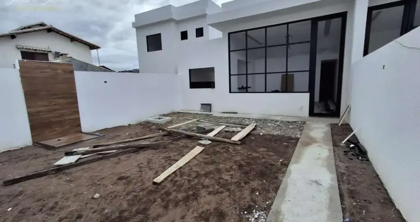 CASA LINEAR 3 QUARTOS SENDO 1 SUÍTE A VENDA NA EXTENSÃO DO BOSQUE EM RIO DAS OSTRAS RJ