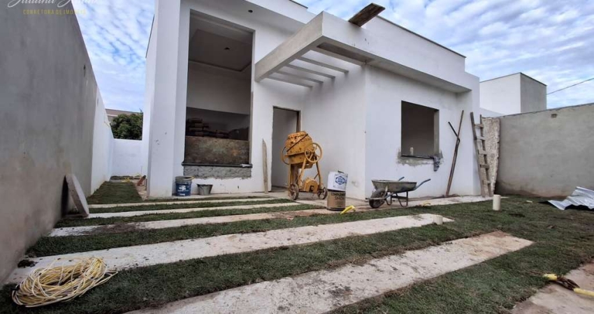CASA LINEAR COM 3 QUARTOS SENDO 1 SUÍTE A VENDA NO BAIRRO ENSEADA DAS GAIVOTAS EM RIO DAS OSTRAS RJ