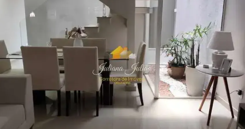 Casa duplex com 3 quartos sendo 2 suítes a venda no vale das palmeiras em macaé