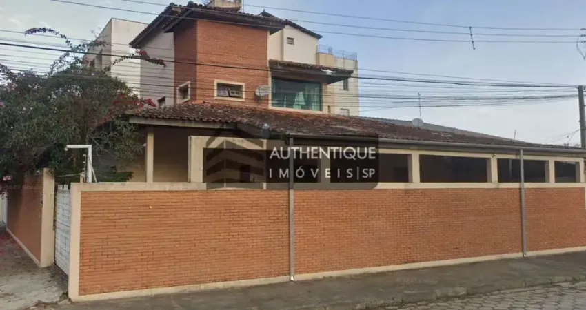 Casa à venda na Rua Sebastião Mariano Nepomuceno, 761, Centro, Caraguatatuba