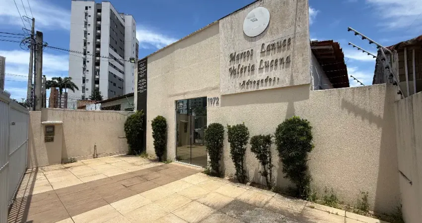 Vendemos Predio Comercial/ Escritorio de Advocacia - 8 salas -  em Candelária - Natal - RN