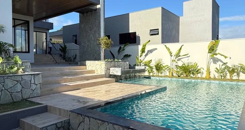 Maravilhosa Casa Duplex a Venda no Yby Natureza - 4 suites e