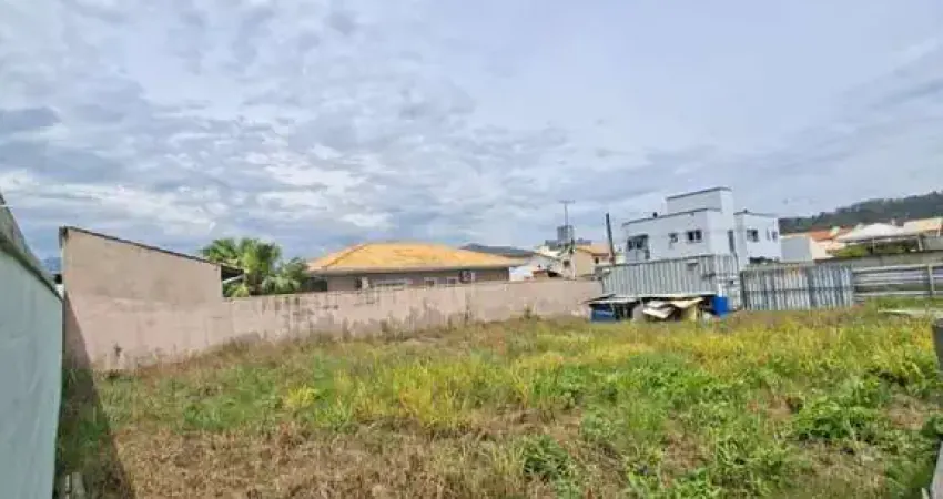 Terreno à venda na Rua Valmor Schütz, 100, Aririu, Palhoça