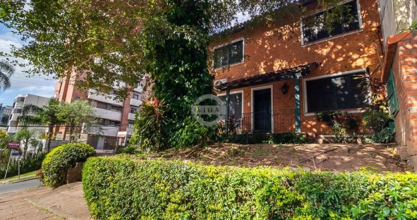 Casa com 3 quartos à venda na Rua Amélia Teles, 215, Petrópolis, Porto Alegre