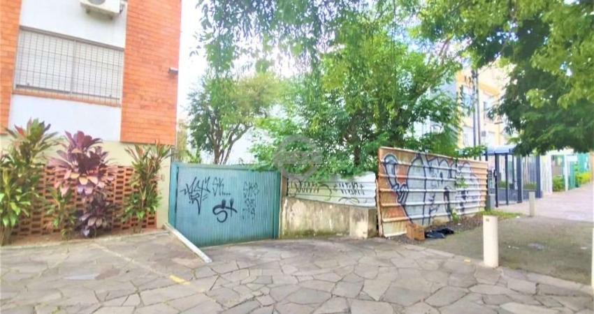Terreno à venda na Avenida Coronel Lucas de Oliveira, 2321, Petrópolis, Porto Alegre
