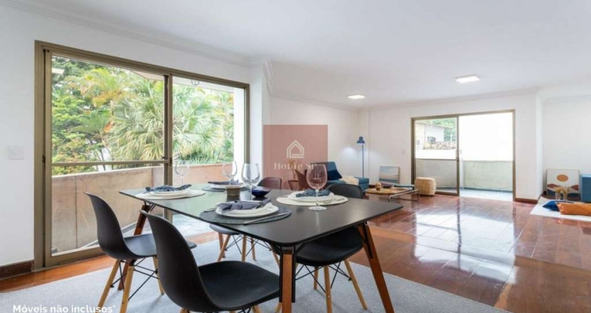 São 3 dormitórios, sendo 1 suíte, 149m², 3 vagas.