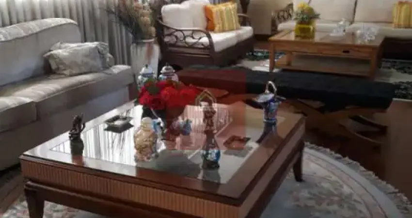 Apartamento com 275m², totalmente fora de rota, 4 dormitórios sendo 4 suítes, 4 vagas.