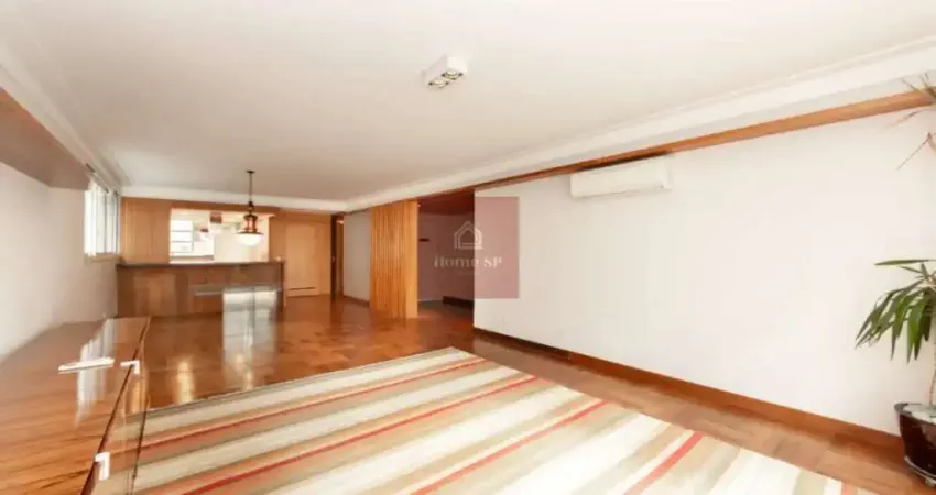 Totalmente Reformado! São 3 dormitórios, 2 suítes, 2 vagas e com 198m² - Itaim Bibi