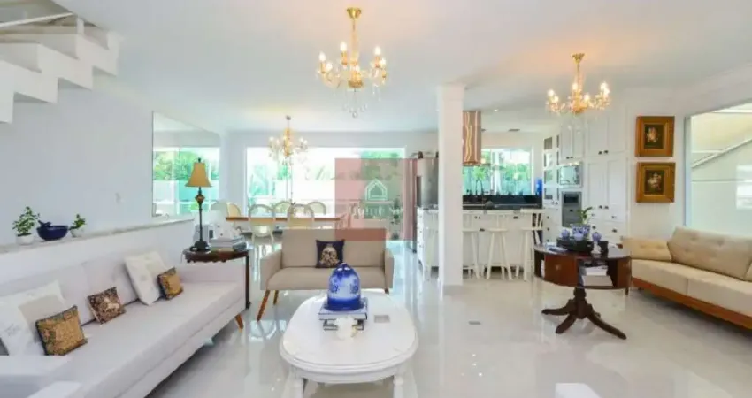 Casa em condomínio para venda com 4 quartos, 270.53m²