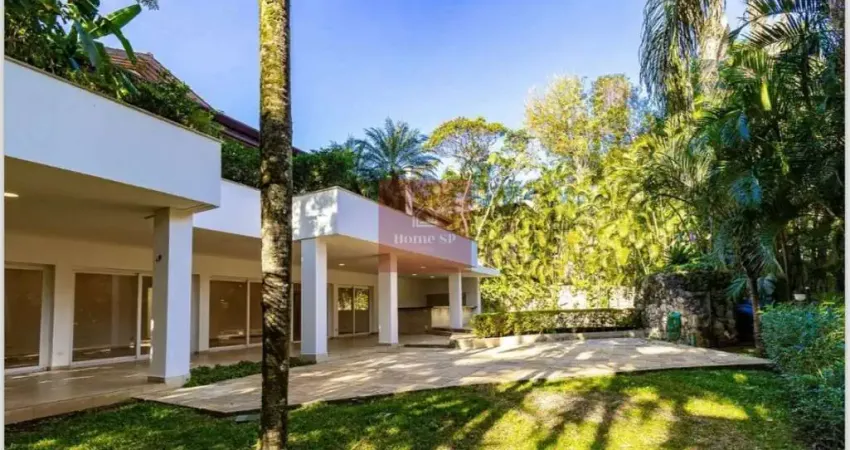 Casa em condomínio fechado alto padrão 641m² 4suites 6 vagas de garagem