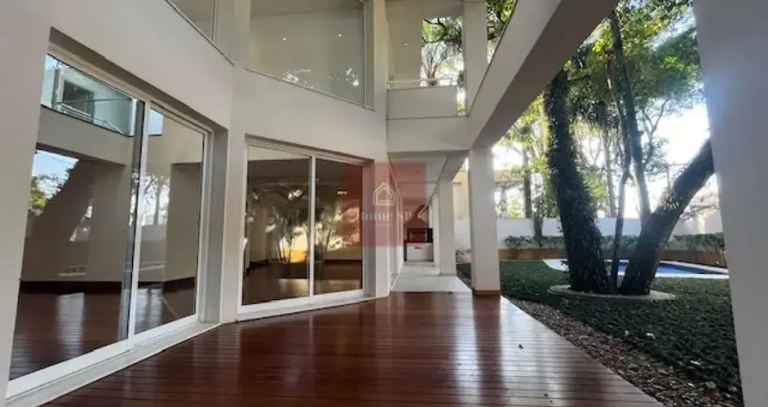 Casa em condominio alto padrão  4suítes / 8vagas com piscina e churrasqueira