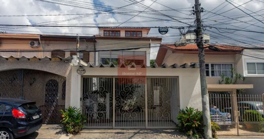 Segurança e Conforto em Moema ? Casa com 3 Suítes e 3 Vagas em Rua Fechada