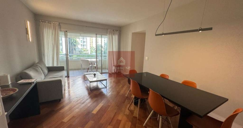 Apartamento em Moema com 104m², andar alto, 4 dormitórios, 2 vagas.