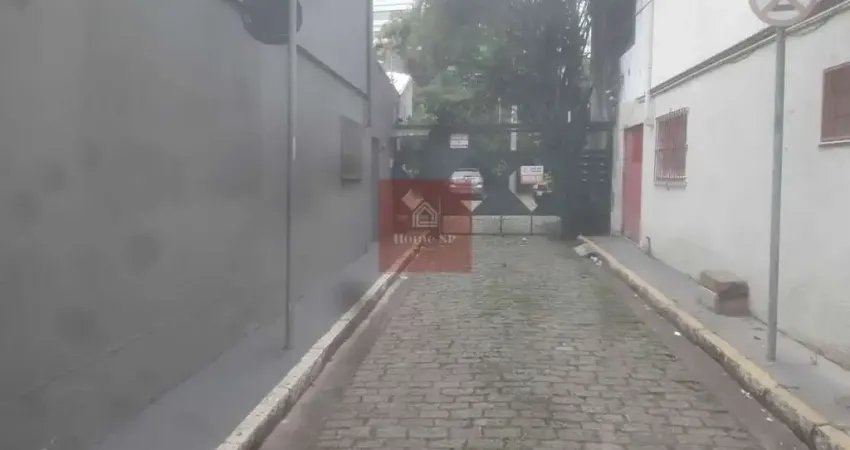 Sobrado em vila a venda na Vila Olimpia.
