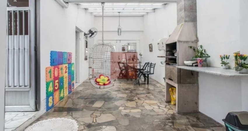 Cambuci; Casa de vila com 04 dormitórios, 02 suítes,04 banheiros,04 vagas, 231 metros