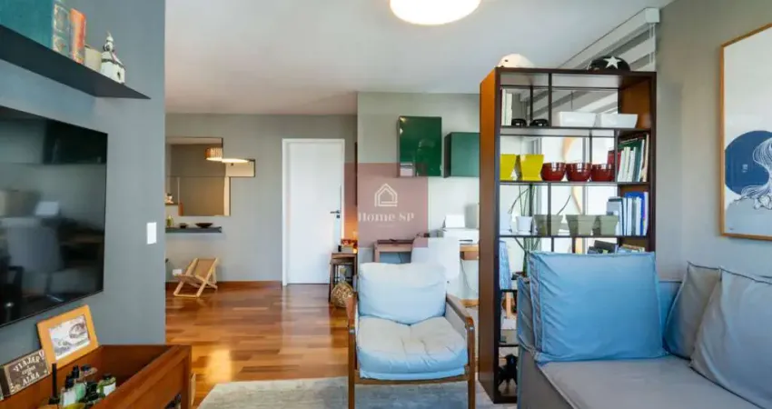 Apartamento de 85m² foi totalmente reformado e oferece um ambiente moderno, funcional e acolhedor.