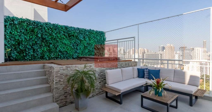Cobertura duplex mobiliada no Brooklin com amplo terraço e vista livre.