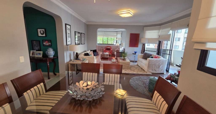 Apartamento com 3 suítes, 2 vagas e com 153m² - Moema