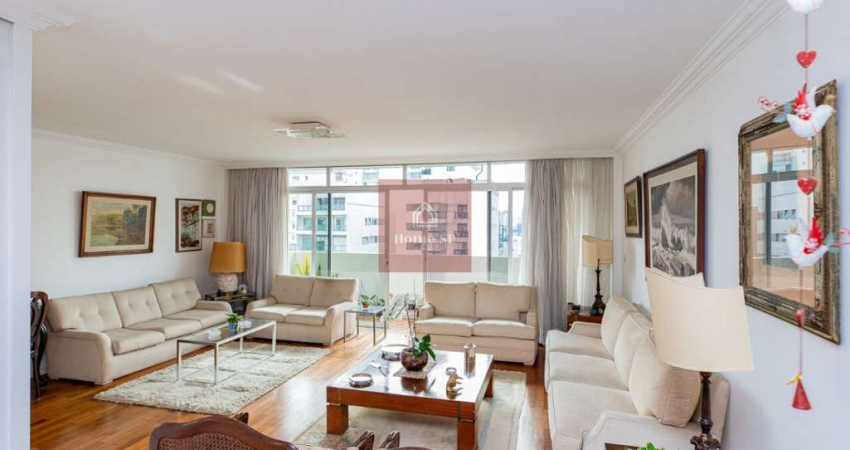 Apartamento com 4 dormitórios, 1 suíte, 2 vagas e com 196m² em Moema
