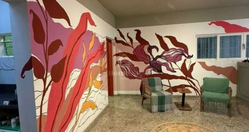 Moema Pássaros, Casa com 5 salas, 3 banheiros , 2 vagas, uso misto