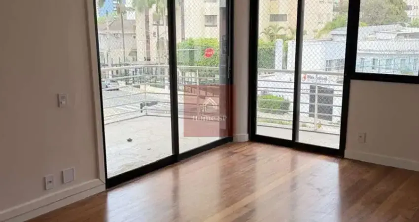 Lindo apartamento com ótimo terraço, piso de madeira, armário na cozinha e armário embutido nos quar