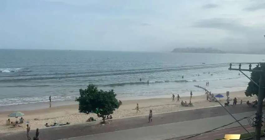 DESLUMBRANTE APARTAMENTO DE FRENTE PARA A PRAIA DO MORRO.