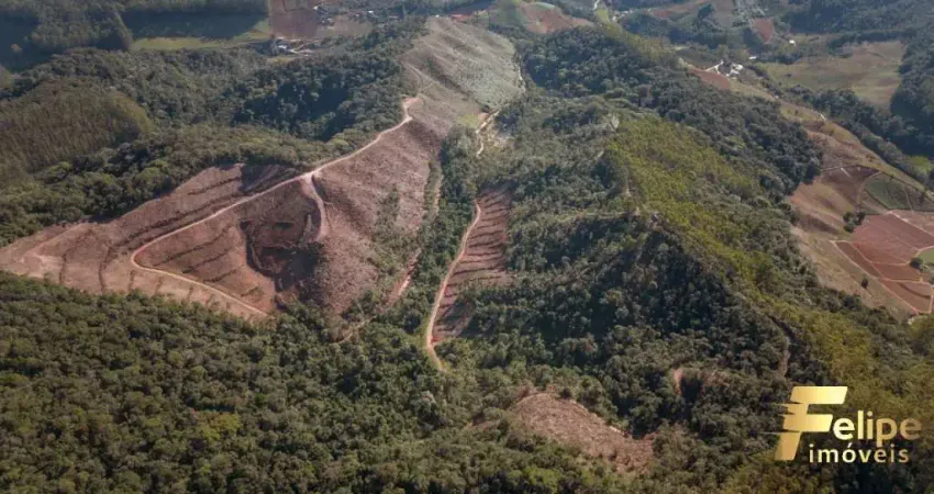 Seu refúgio perfeito espera por você nas montanhas!  Lançamento!