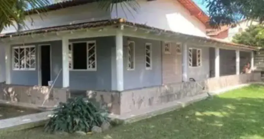 CASA À VENDA NA PONTA DA FRUTA COM 3 QUARTOS SENDO 1 SUÍTE